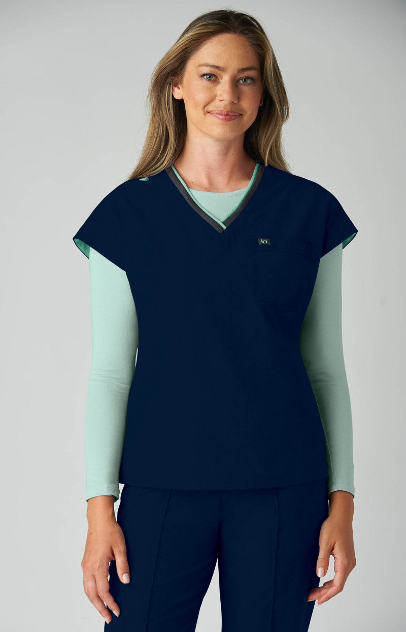 Basics 1145 McKenna Top Navy