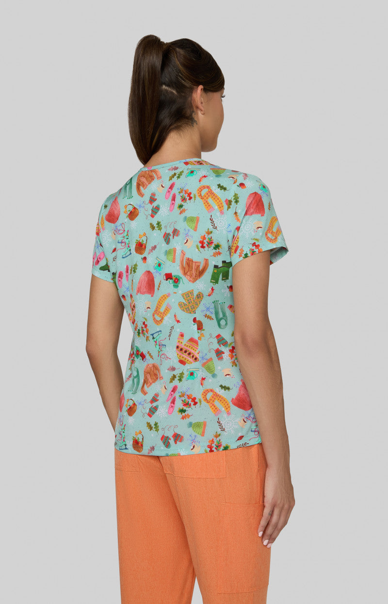 Basics 384PRA Leslie Top Tis The Season