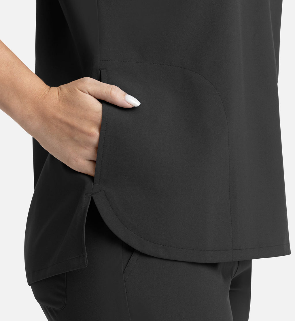 Momentum 5003 Women's Tuckable Dolman Top Black