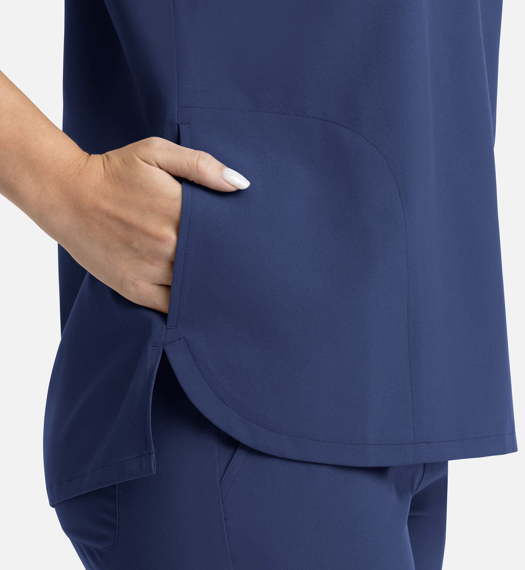 Momentum 5003 Women's Tuckable Dolman Top Navy