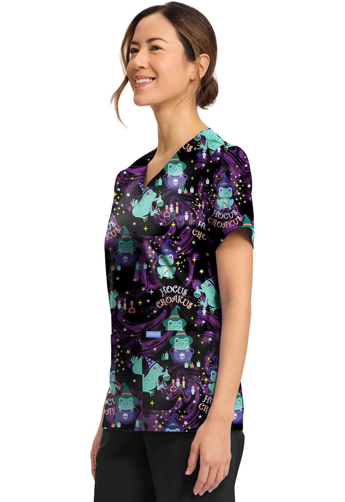 Cherokee Prints CK856 Women's Print V-Neck Top Hocus Croakus