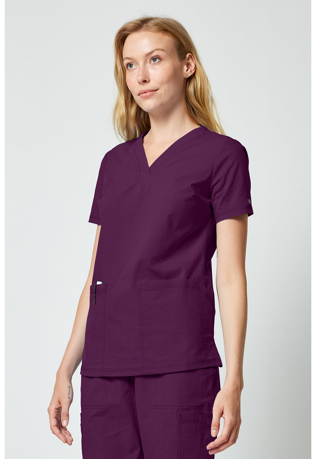 Forge DK856 Women's V-Neck Top Wine