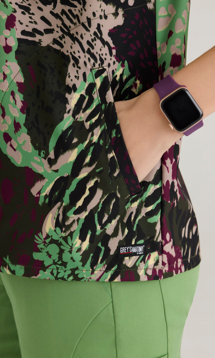 Grey's Anatomy Spandex Stretch GRST230G Avery Print Top Animal Expression